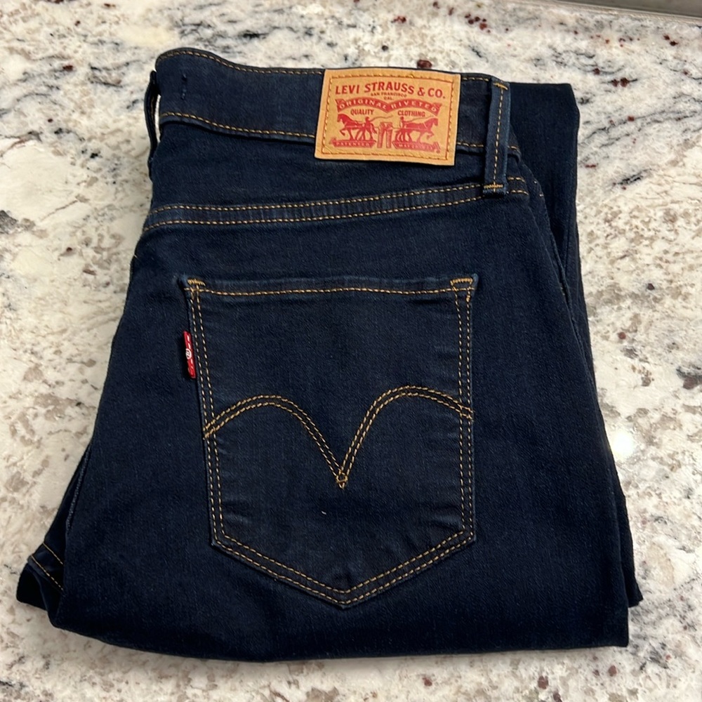 Levi’s Classic Mid Rise Skinny Size 29 NWOT